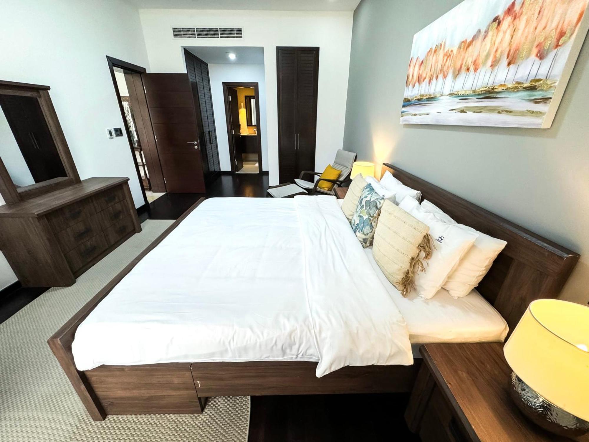 Modern Beachfront 1Br Apartment - Tiara Residence Dubai Eksteriør billede