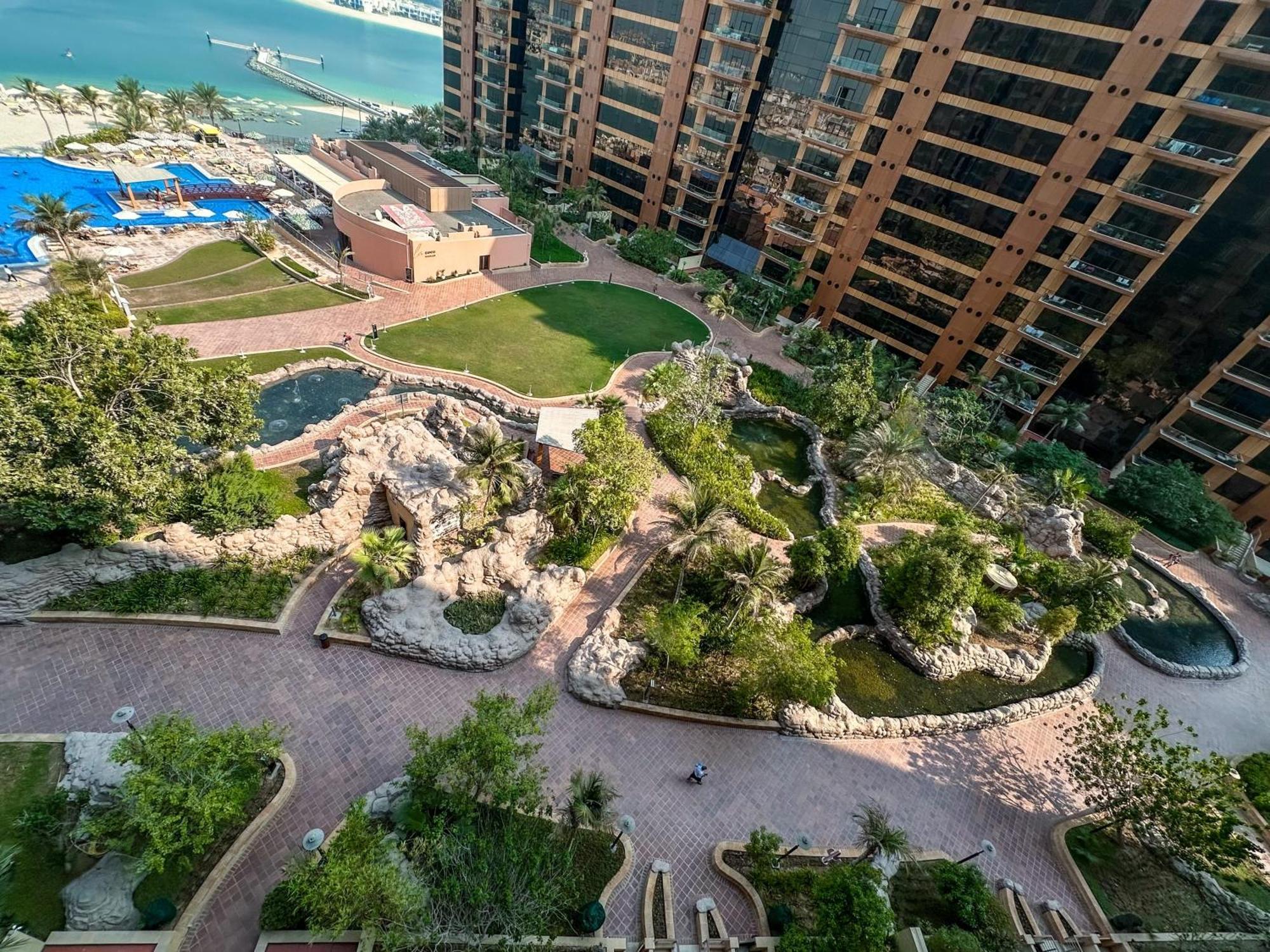Modern Beachfront 1Br Apartment - Tiara Residence Dubai Eksteriør billede