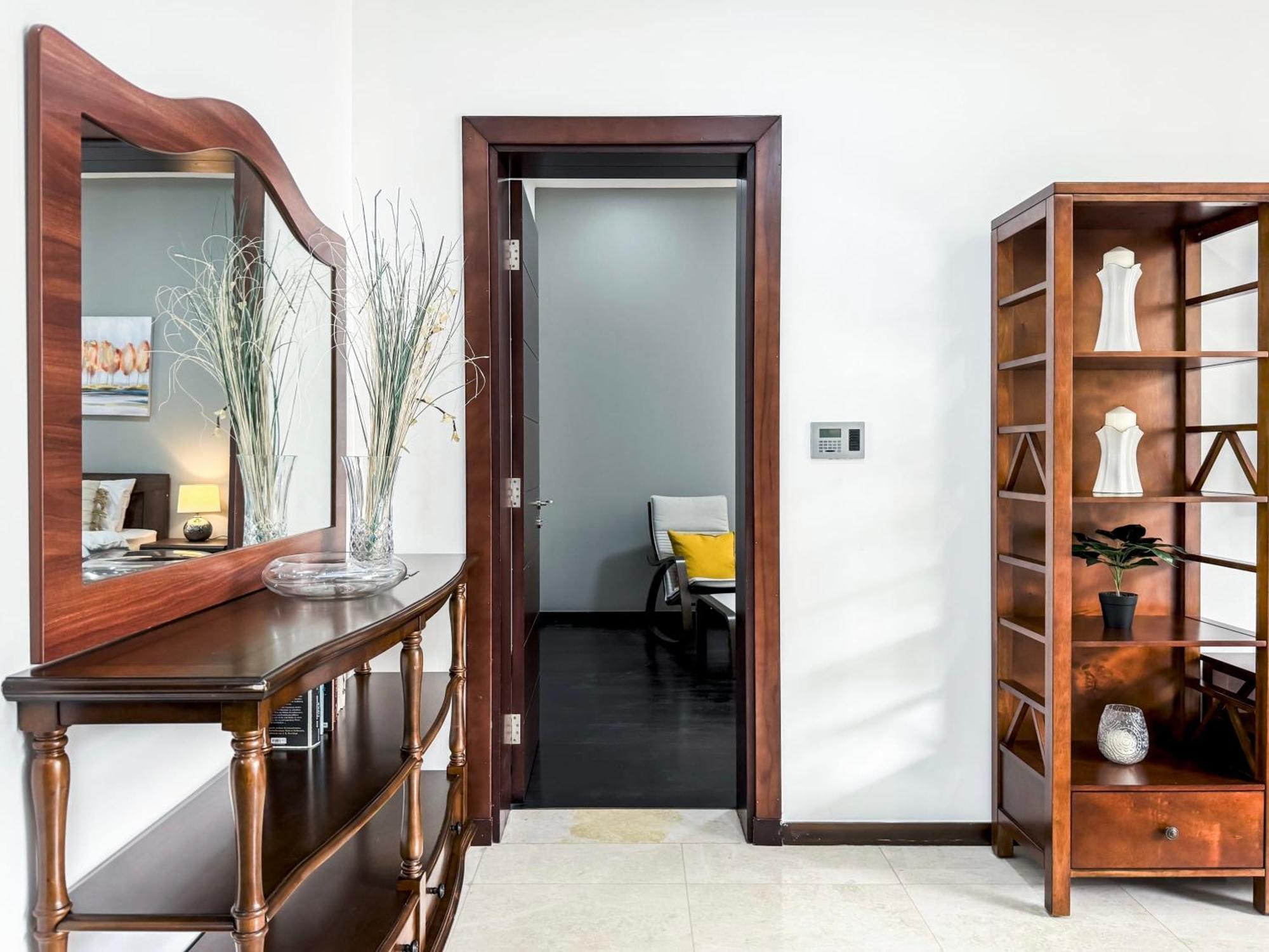 Modern Beachfront 1Br Apartment - Tiara Residence Dubai Eksteriør billede