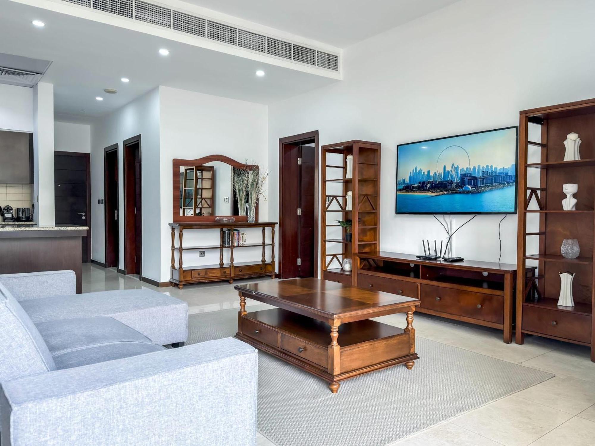Modern Beachfront 1Br Apartment - Tiara Residence Dubai Eksteriør billede