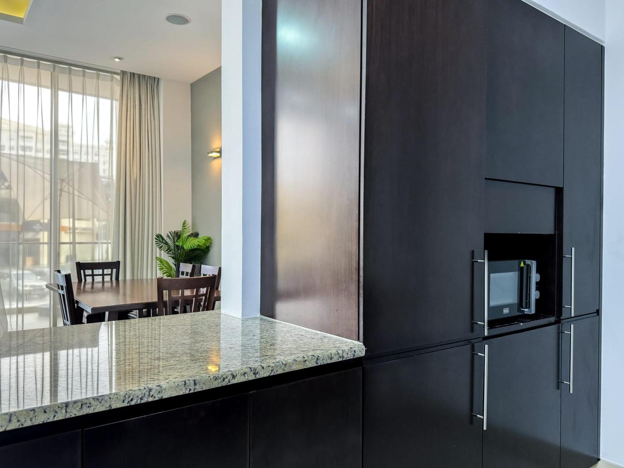 Modern Beachfront 1Br Apartment - Tiara Residence Dubai Eksteriør billede